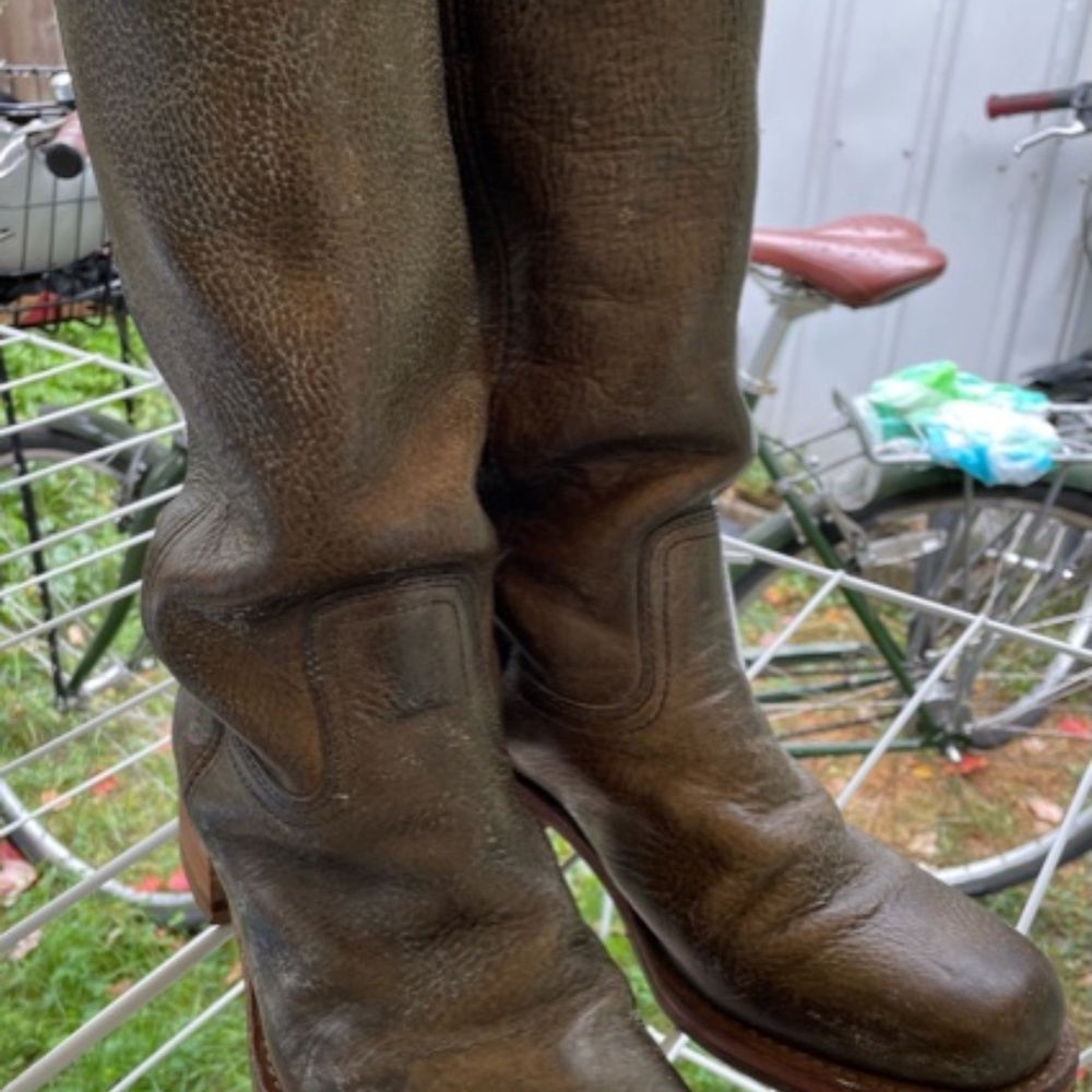 Frye Campus Boot size 10(w) 8.5(m)